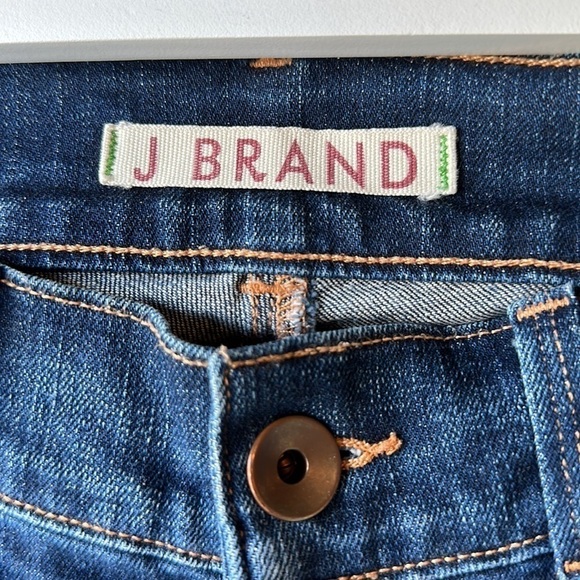 J BRAND Mid Rise Bootcut Dark Wash Stretch Jean Size 26 - Picture 8 of 15